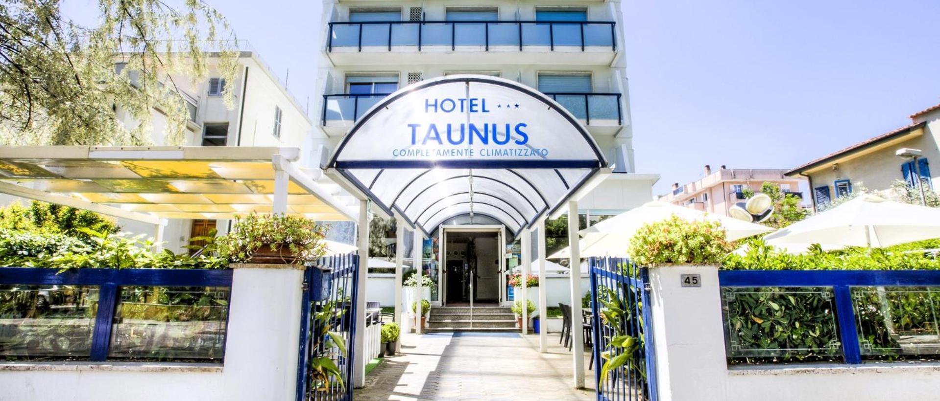 Hotel Taunus - Vista Mare Riccione Dış mekan fotoğraf