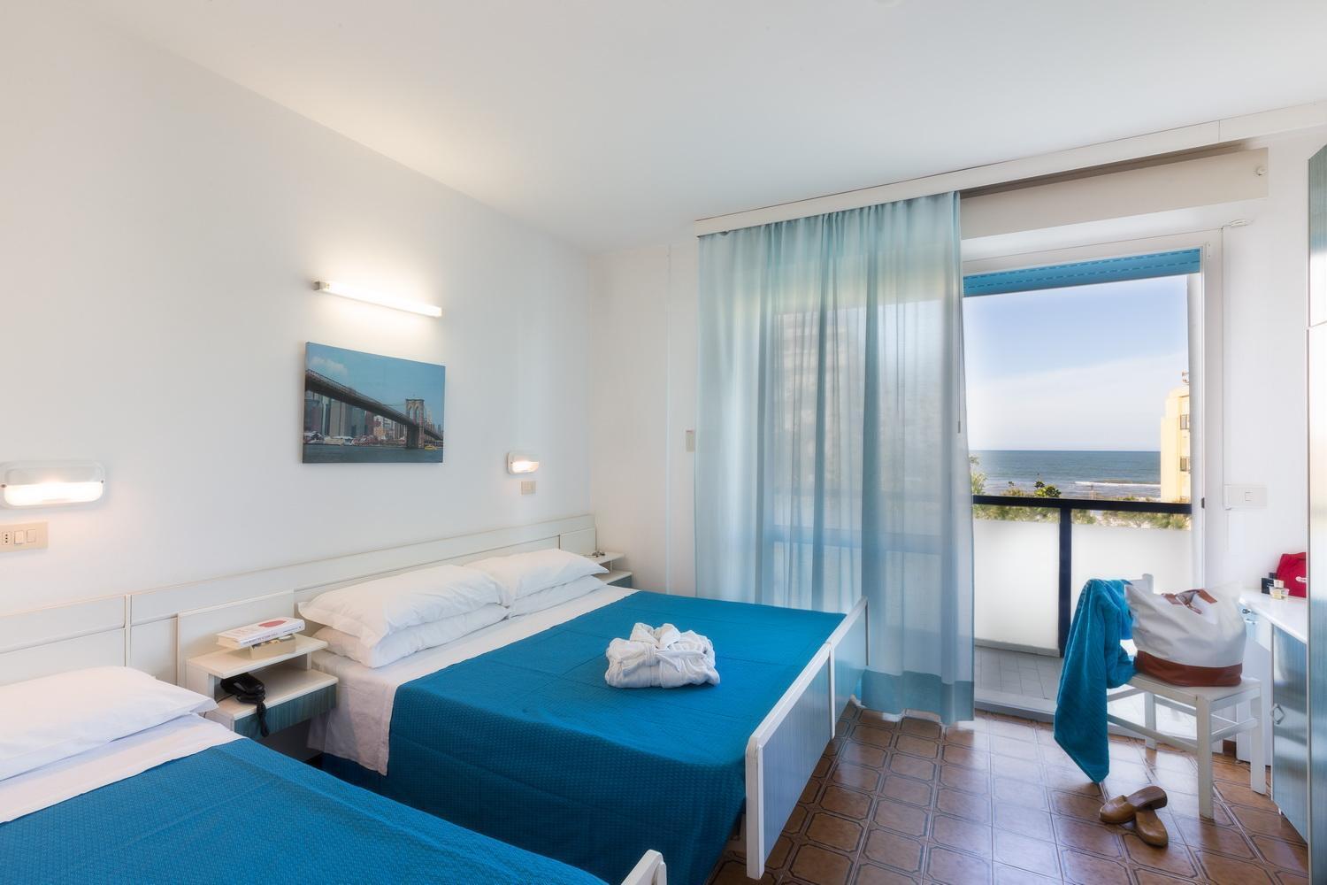 Hotel Taunus - Vista Mare Riccione Dış mekan fotoğraf